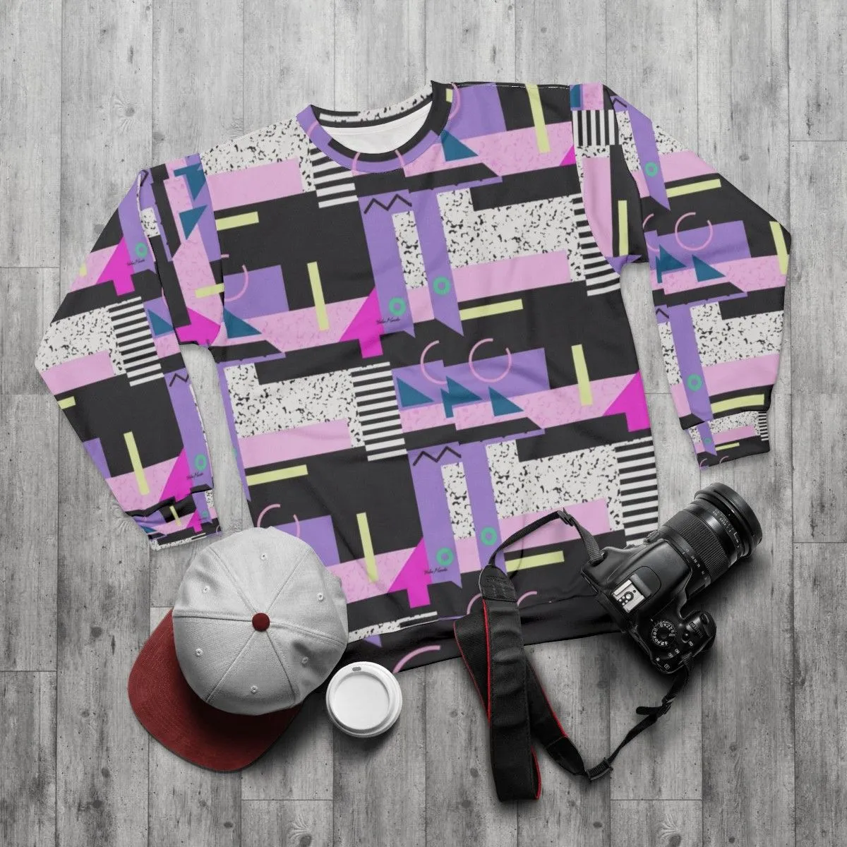 Aesthetic 90s Retro Sweatshirt with Repeating Pattern