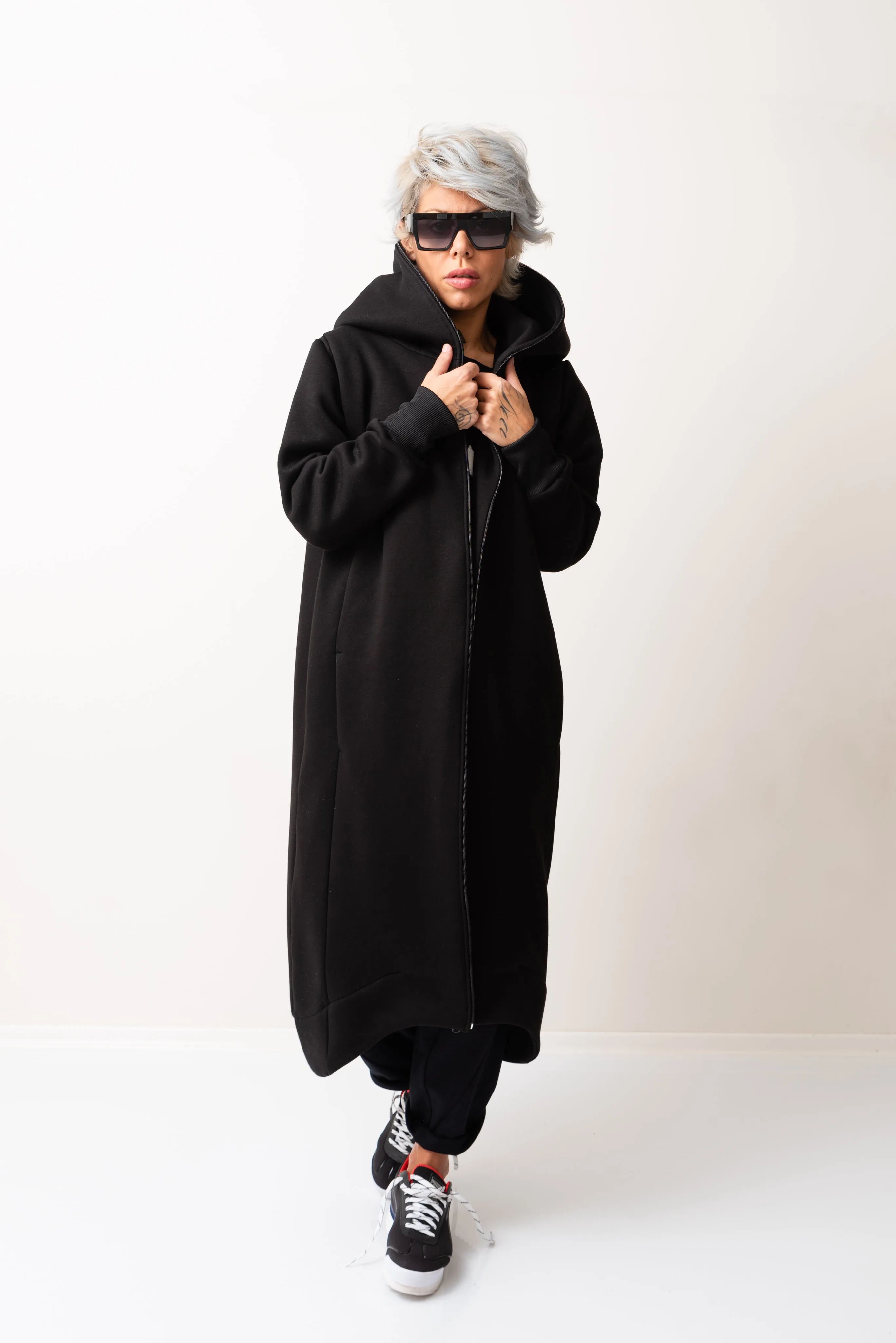 Black Warm Oversized Hoodie Sweatshirt  with Long Sleeves and Front Zipper