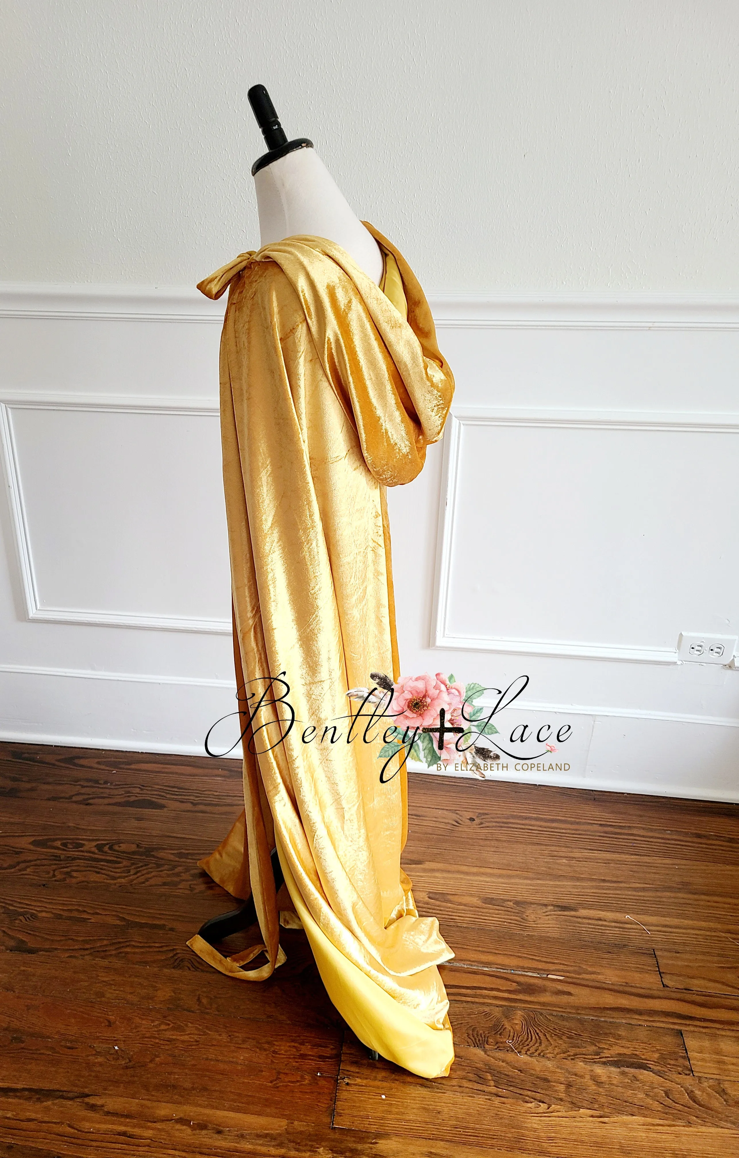 Gwendolyn Velvet Hooded Cape- Yellow Gold
