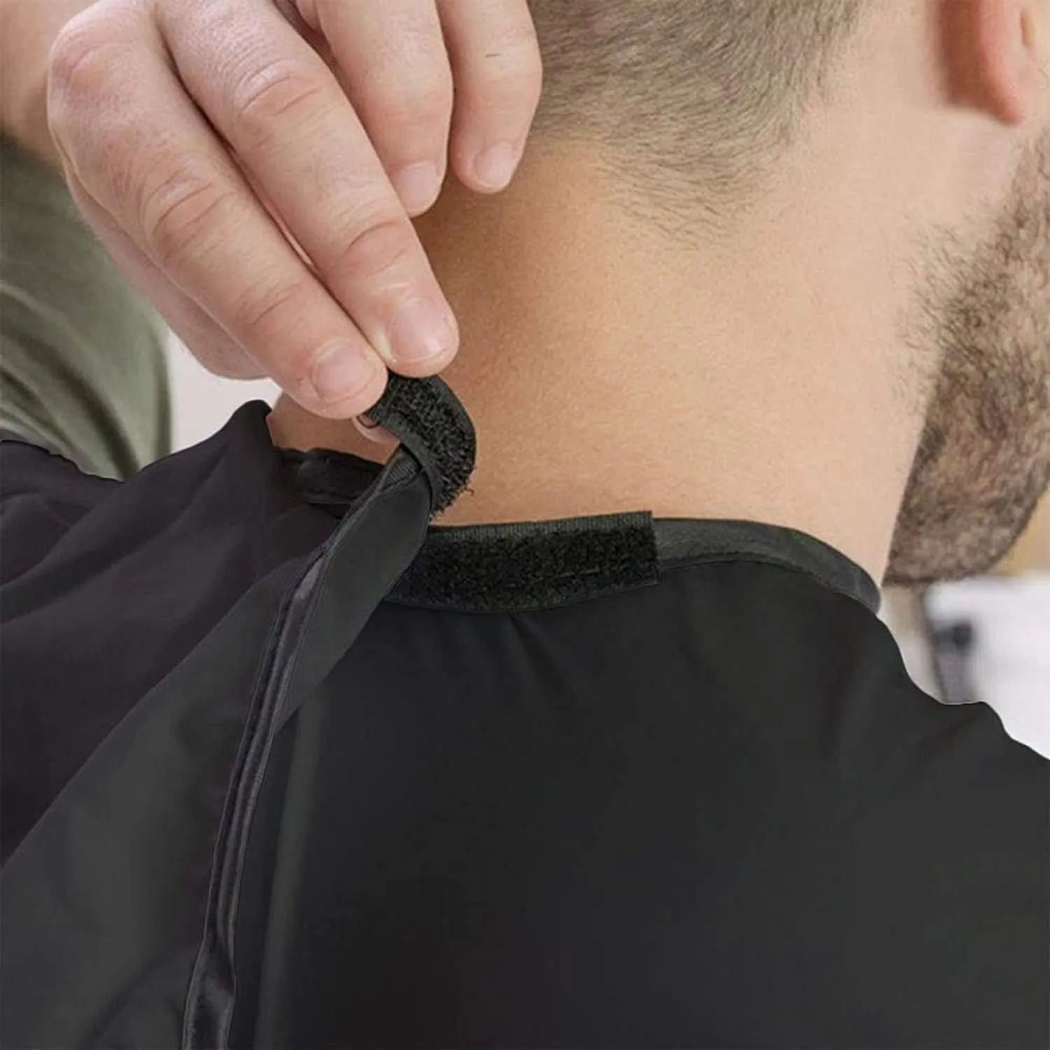 Leaflai Beard Apron, Non-Stick Shaving Hair Catcher for Men with 4 Suction Cups and 1 Hair Comb, Waterproof Beard Bib Cape Grooming Set for Trimming, Best Christmas Gifts for Men - Black