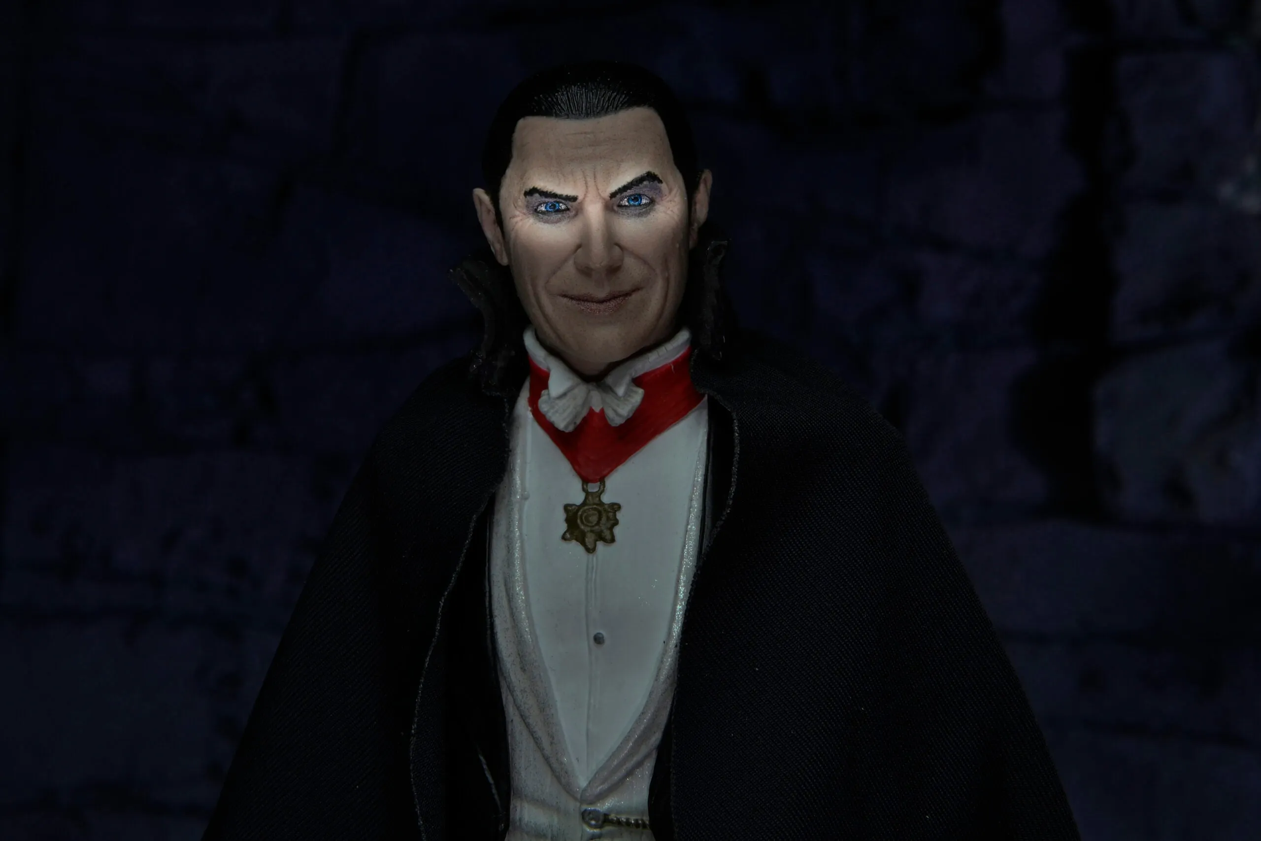 NECA Universal Monsters - Ultimate Dracula (Transylvania) 7″ Scale Action Figure