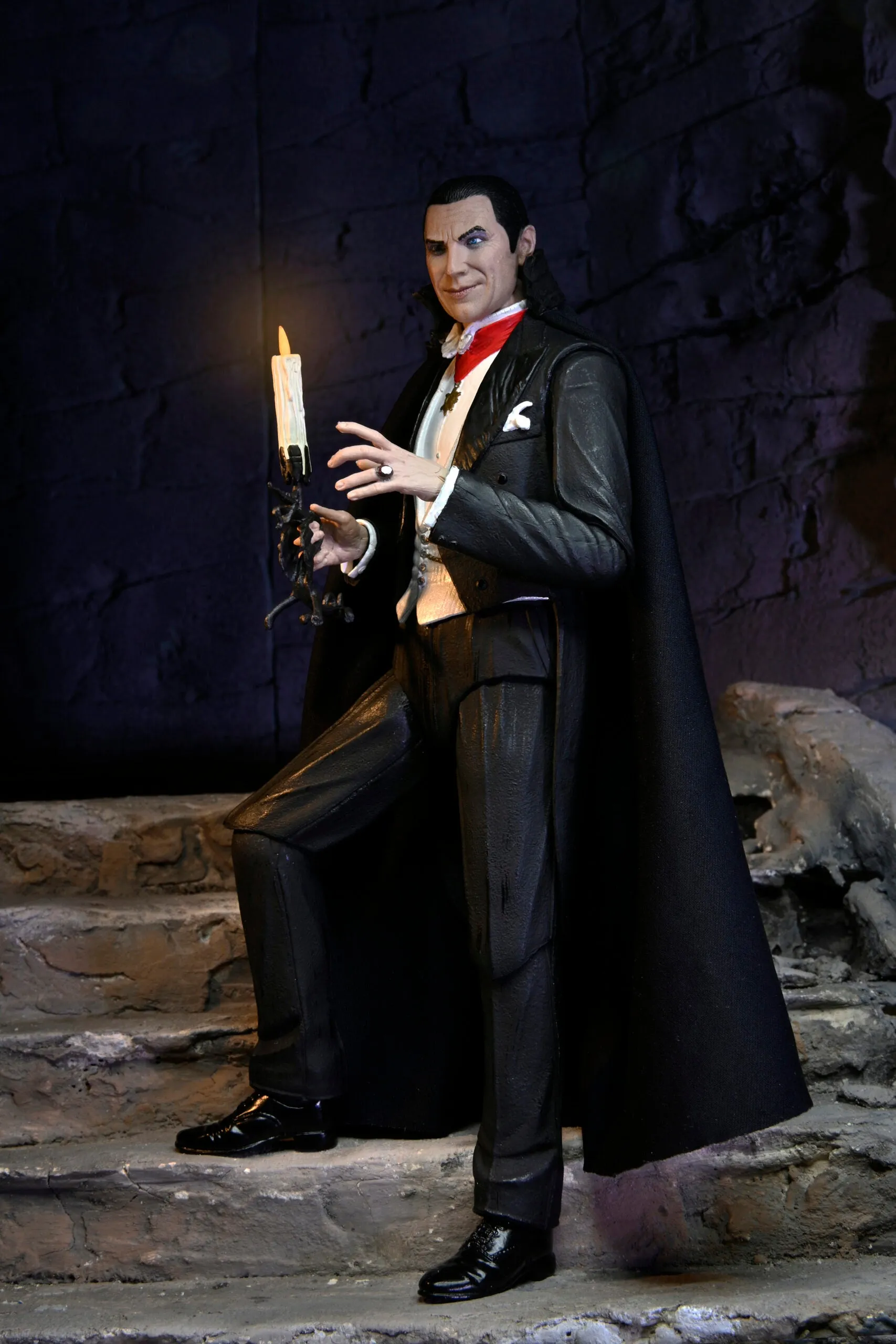 NECA Universal Monsters - Ultimate Dracula (Transylvania) 7″ Scale Action Figure