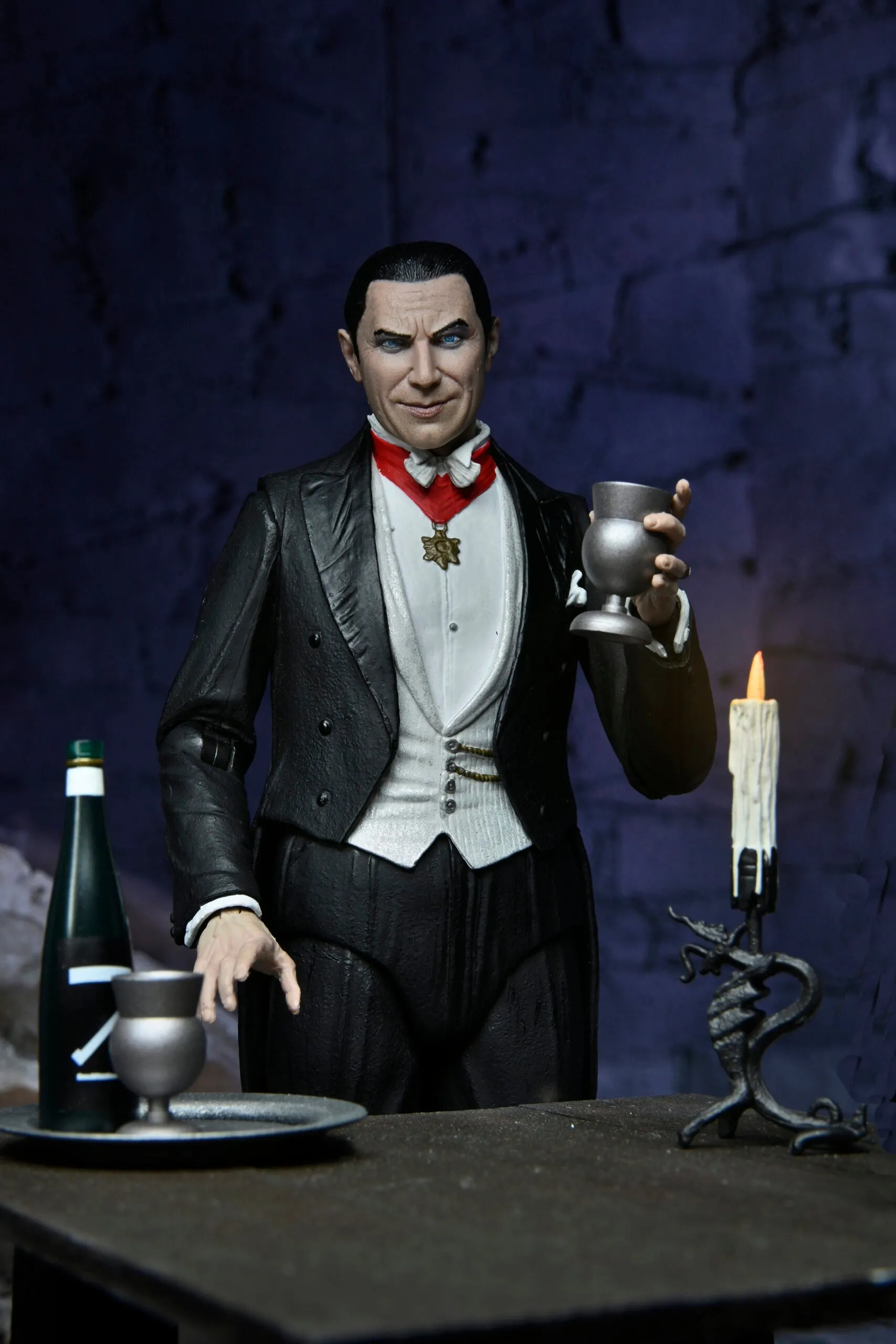 NECA Universal Monsters - Ultimate Dracula (Transylvania) 7″ Scale Action Figure