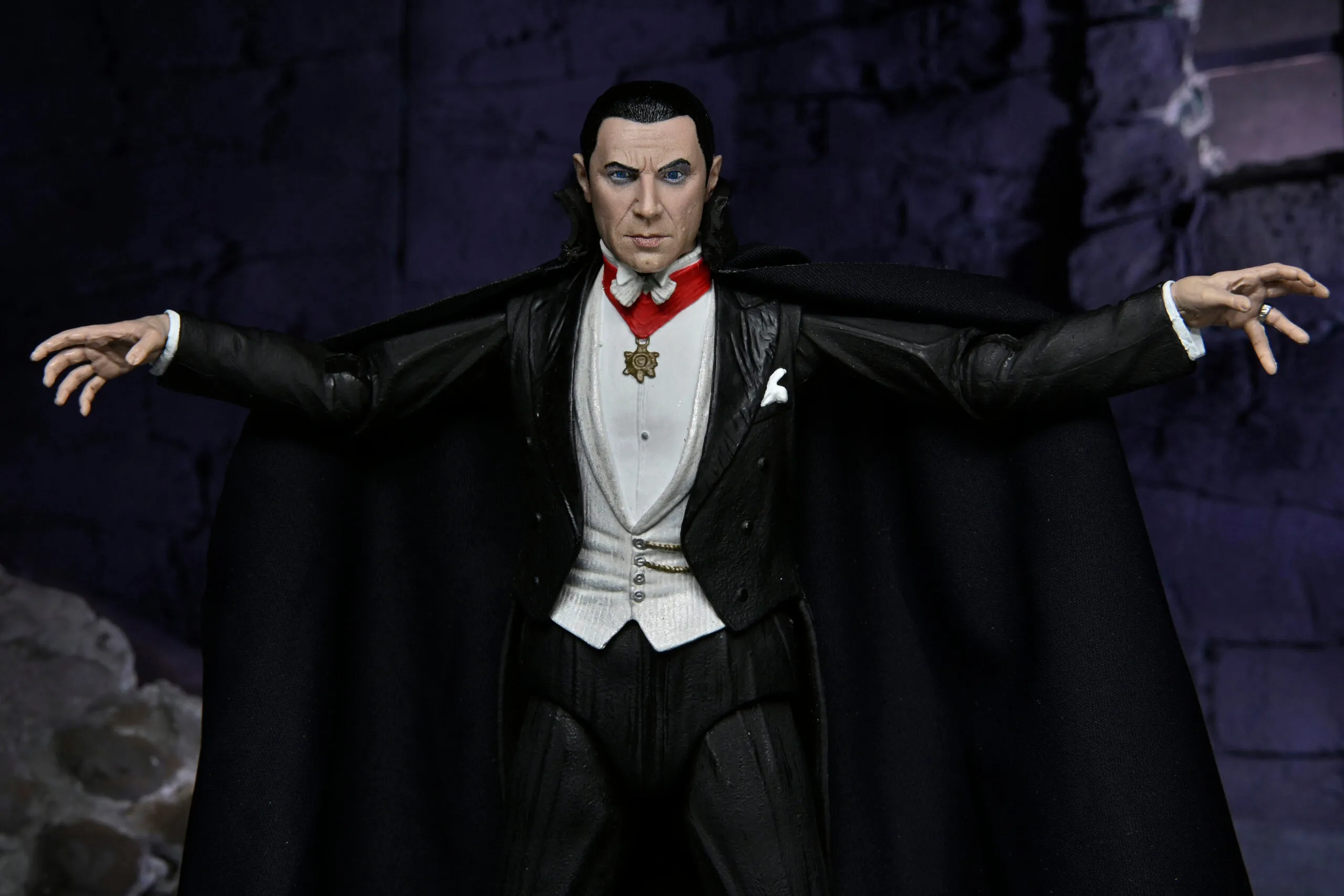 NECA Universal Monsters - Ultimate Dracula (Transylvania) 7″ Scale Action Figure