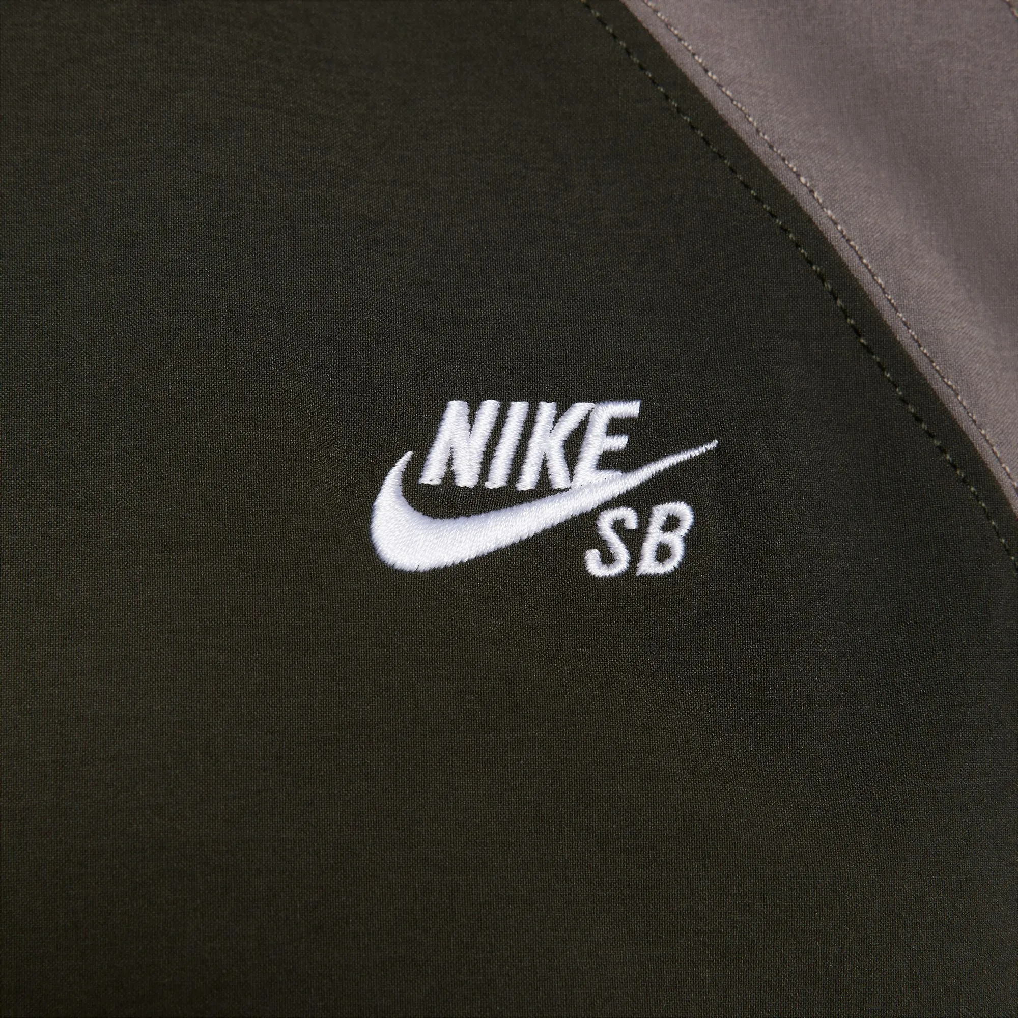 Nike SB - Full Zip Woven Skate Jacket in Sequoia/Cave/Stone/White