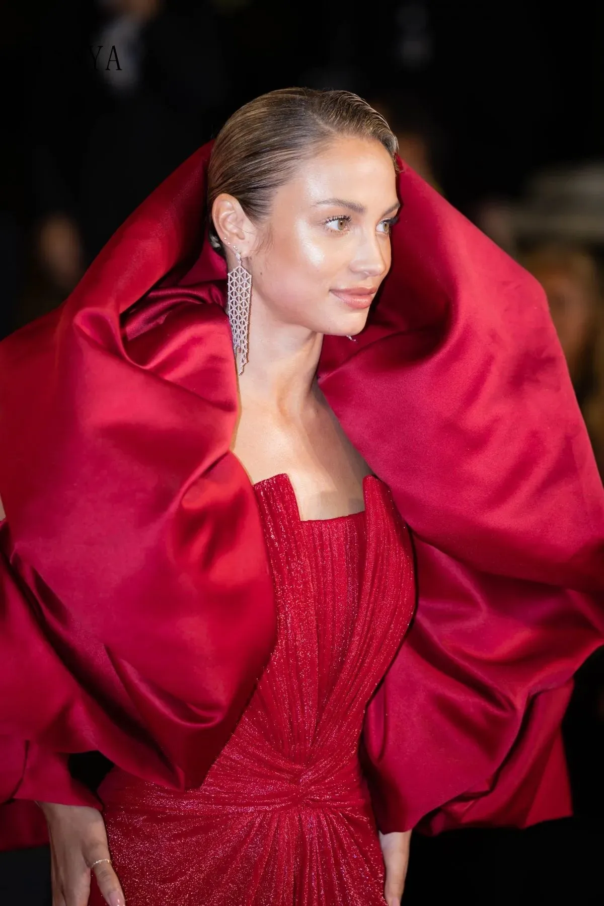Satin Puffy Bolero Sleeved Short Cape