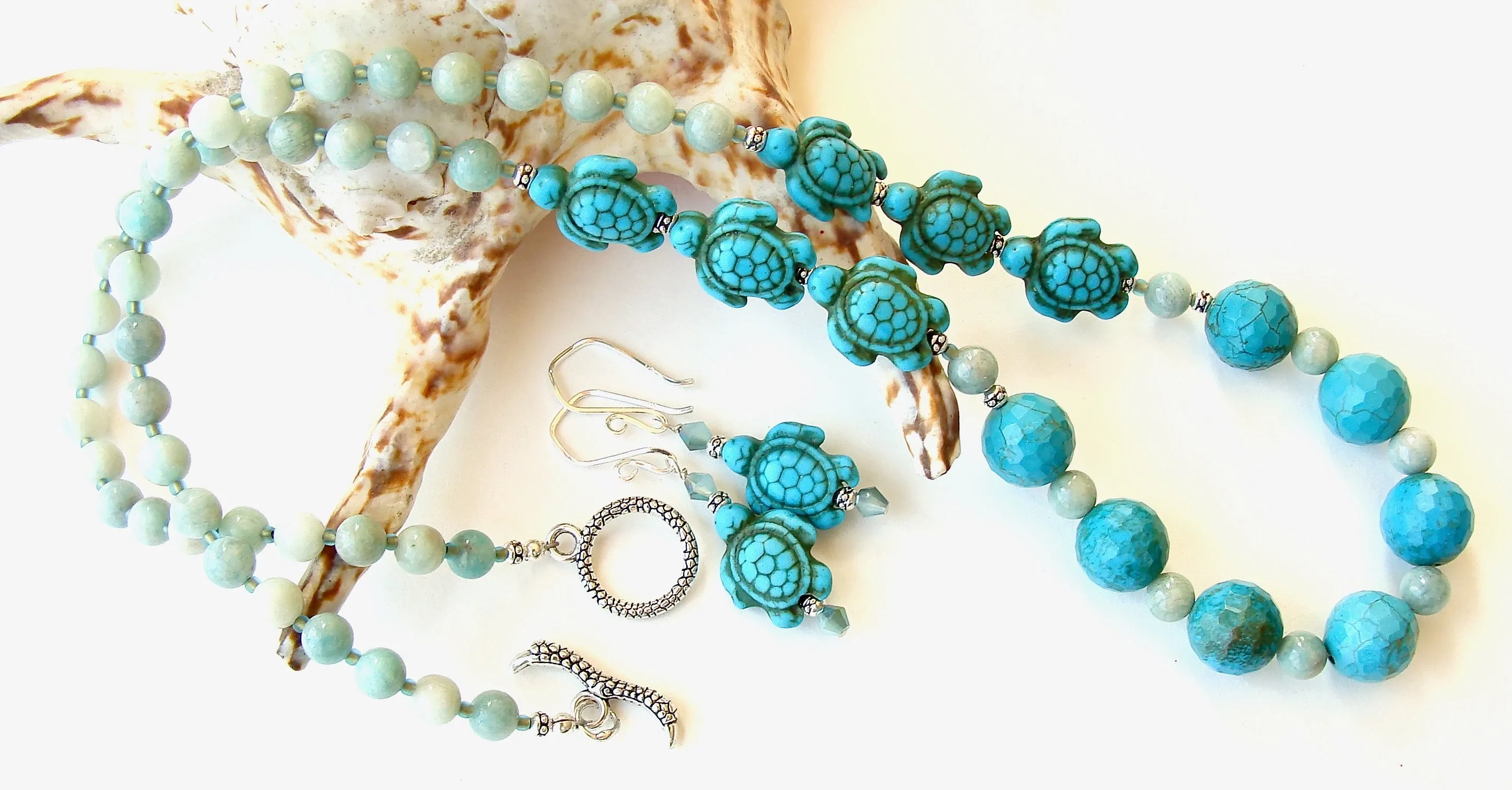 Tao: Sea Turtle Necklace Set