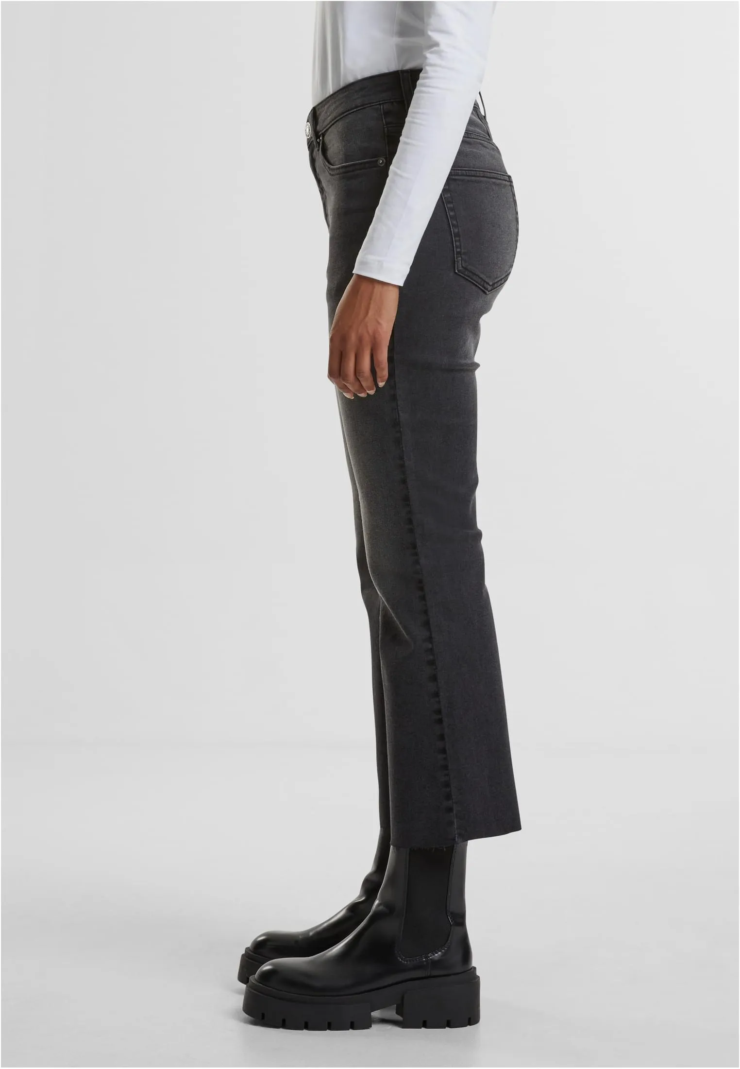 UC Cropped Flared Denim