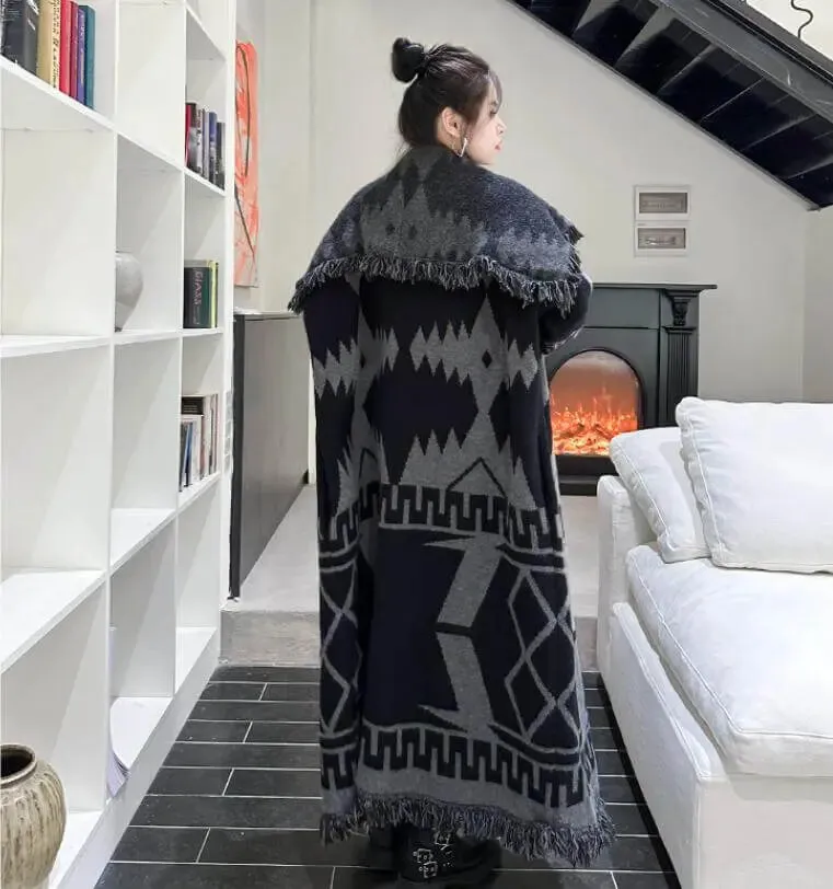 Winter Fringed Knit Coat for Women with Streetwear Vibes